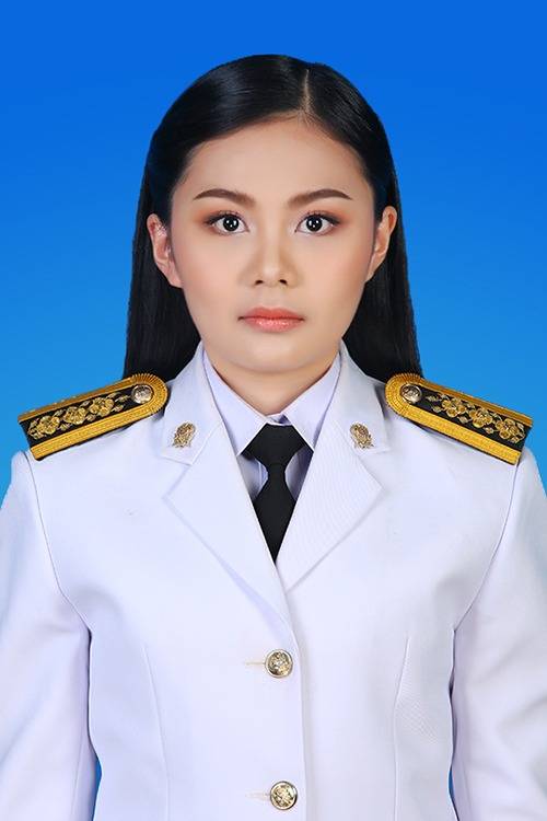 นางสาวปรียารัตน์ 